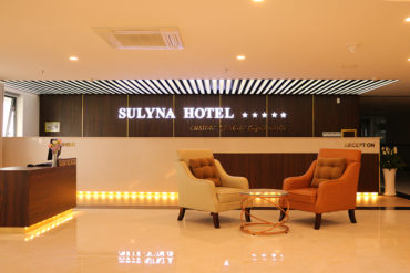 Sulyna Hotel tọa lạc tại tầng 5 Tòa nhà Con tàu tri thức HIU