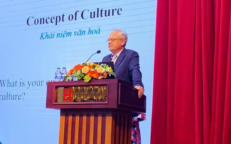 Sinh viên HIU khám phá và định hình bản sắc cá nhân trong thời kỳ hội nhập văn hoá
