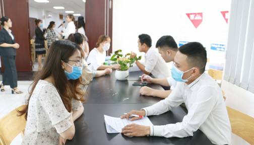 The students of the Faculty of Pharmacy are immediately recruited during their final semester by FPT Long Chau