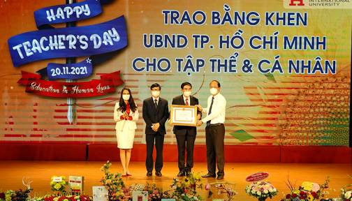 Xúc động Lễ tri ân Nhà giáo Việt Nam của Trường Đại học Quốc tế Hồng Bàng