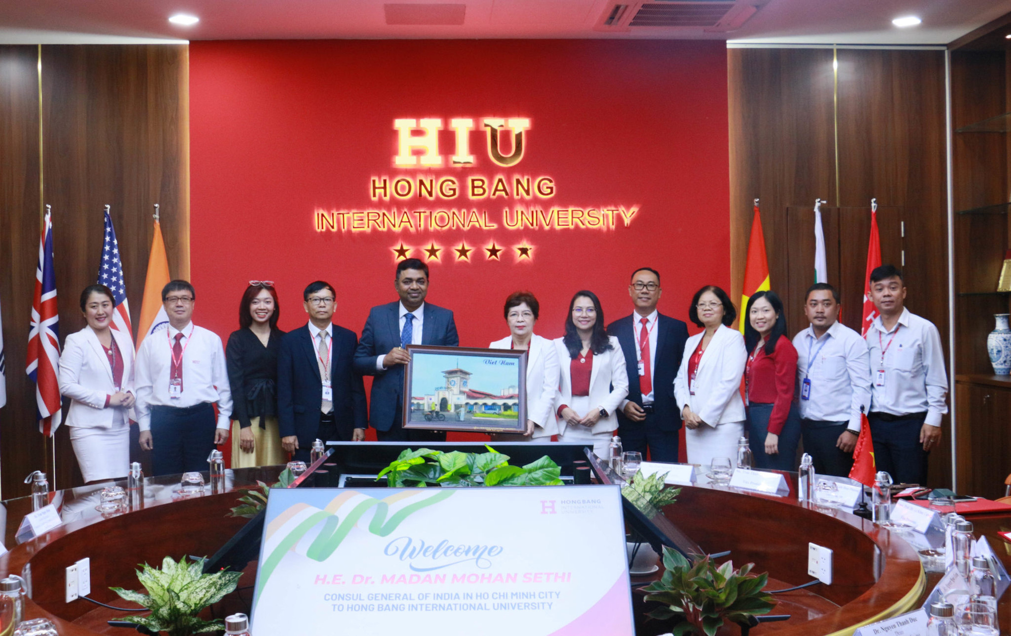 Consulate General of India in Ho Chi Minh city visits Hong Bang International University