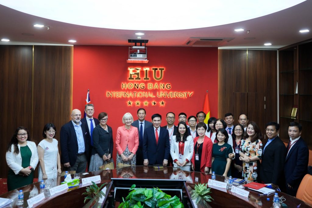 310920956 5379353325467701 7113198419628429636 n HIU welcomed the University of Queensland (UQ) to HIU for a visit to observe the new partnership