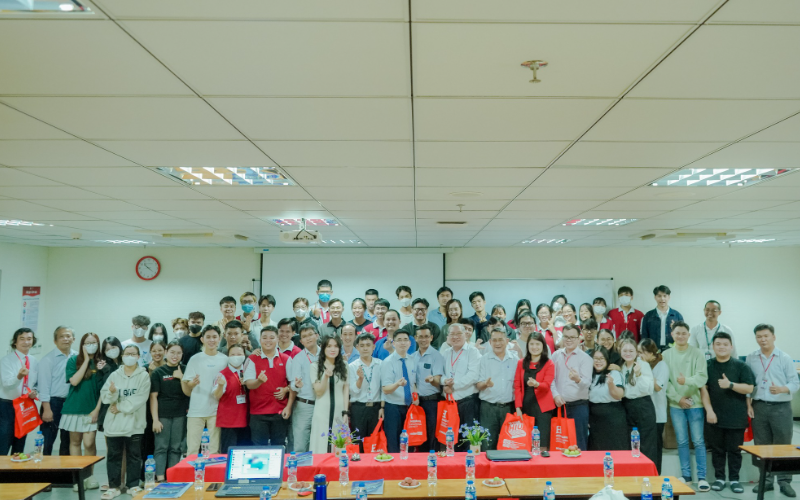 Khoa công nghệ kỹ thuật HIU tổ chức hội thảo khoa học “Các ứng dụng của chuyển đổi số trong đào tạo lĩnh vực kỹ thuật công nghệ”