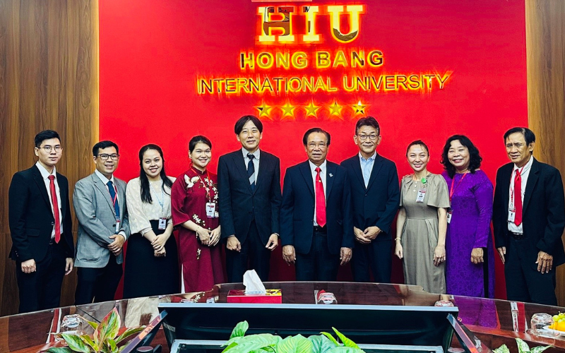 広島大学（日本）からの代表団がHIUを訪問し、HIUで働くことを歓迎します