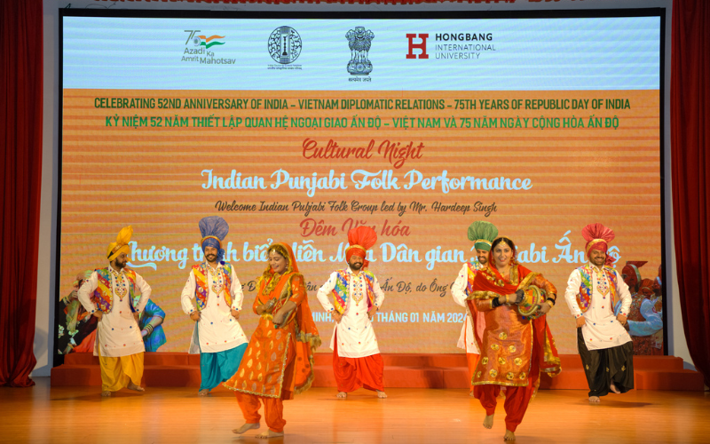 HIU đón tiếp đoàn Lãnh sự các nước đến tham dự Chương trình giao lưu đoàn múa Punjabi – Ấn Độ