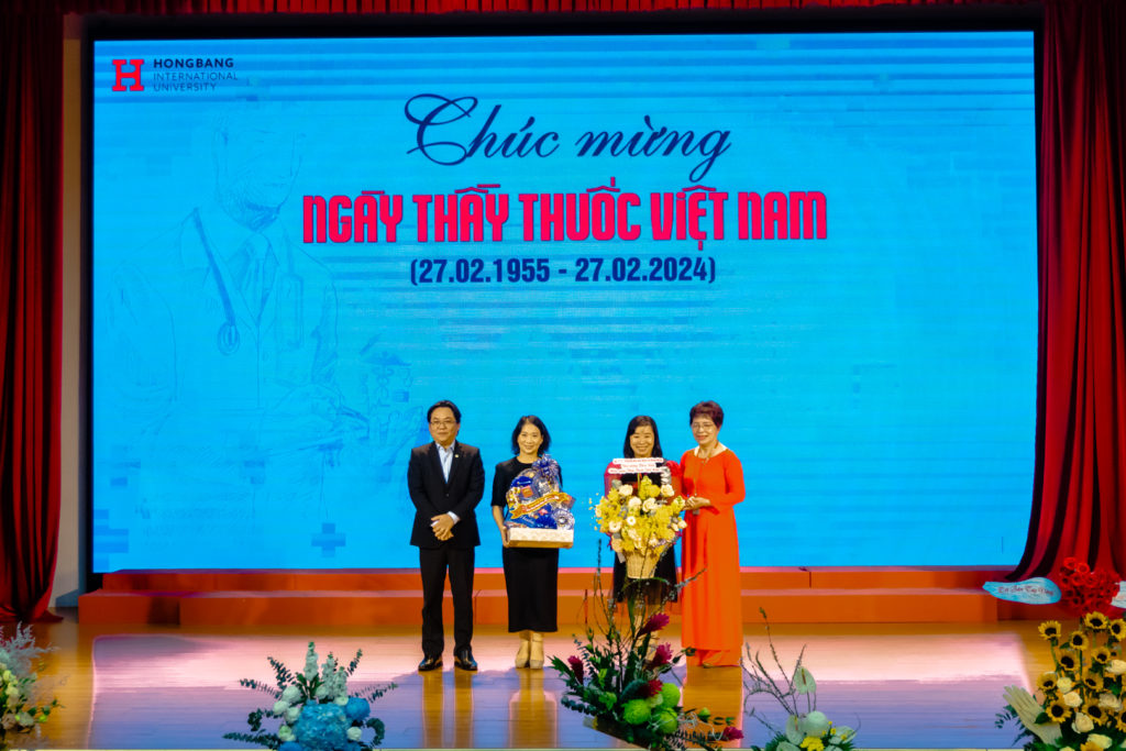 HIU07772 HIU tổ chức Lễ tri ân ngày Thầy thuốc Việt Nam