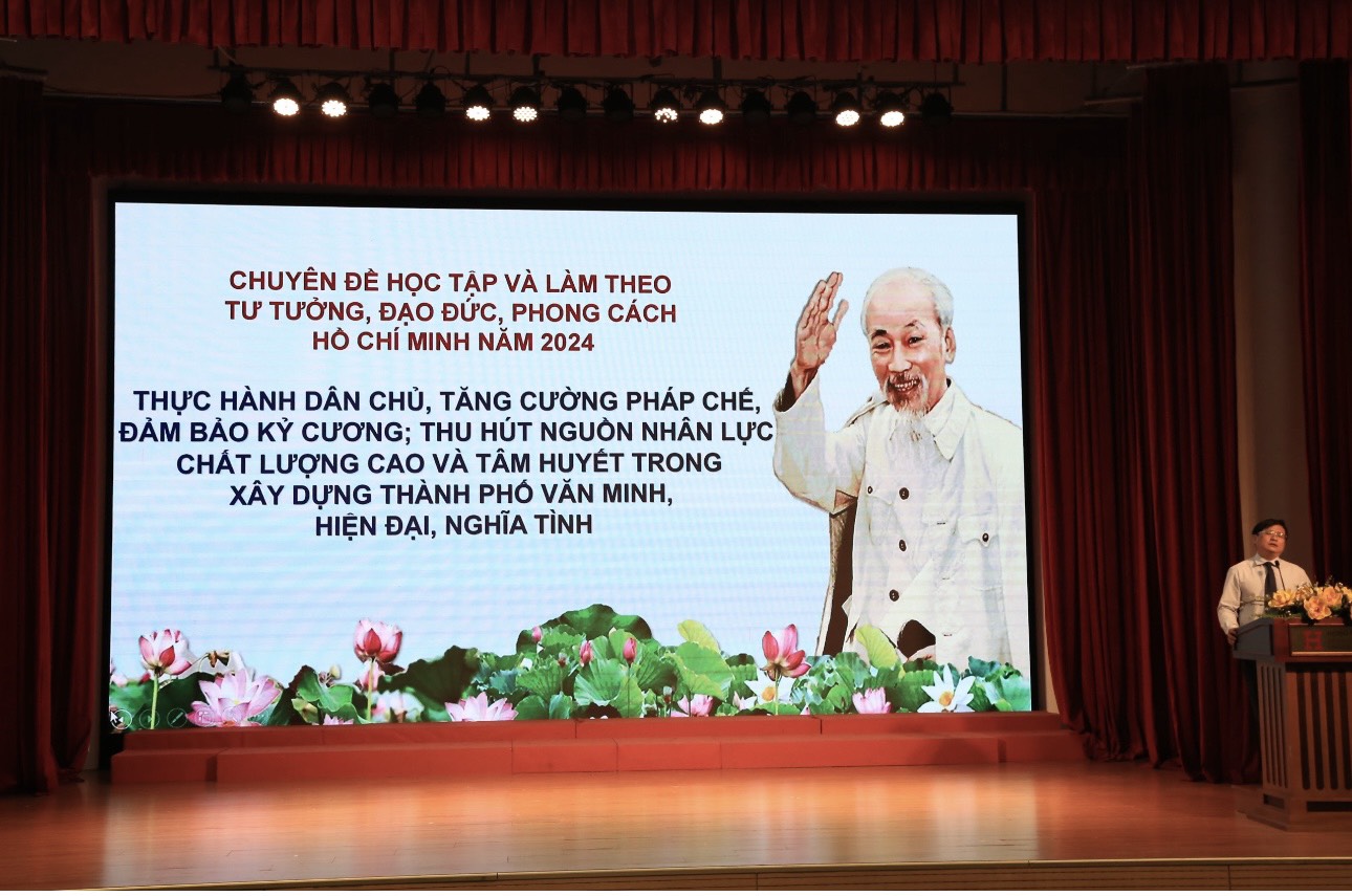 Tổ chức học tập chuyên đề “Học tập và làm theo tư tưởng, đạo đức, phong cách Hồ Chí Minh” năm 2024