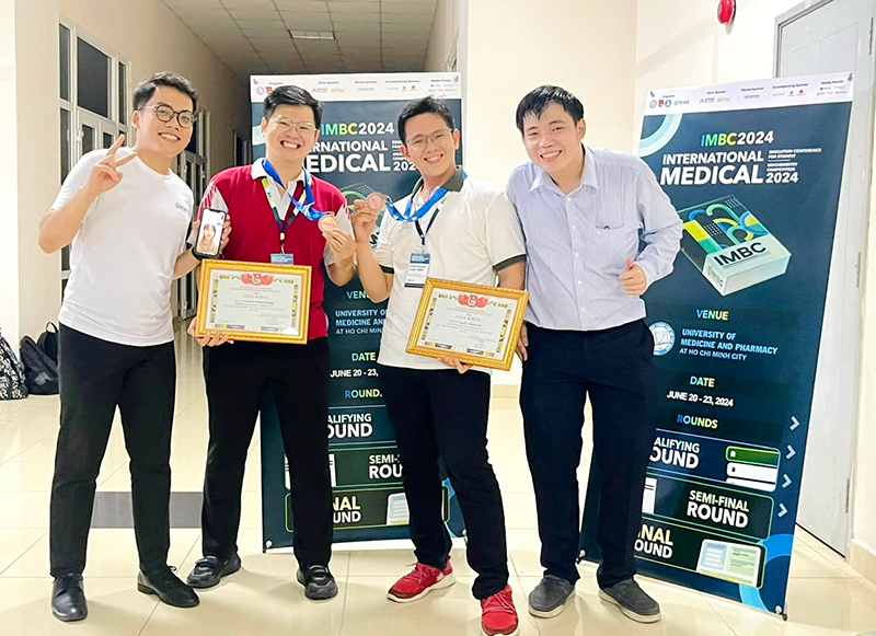 Sinh viên HIU đạt 02 huy chương Đồng cuộc thi học thuật Hóa sinh Y học quốc tế – IMBC 2024