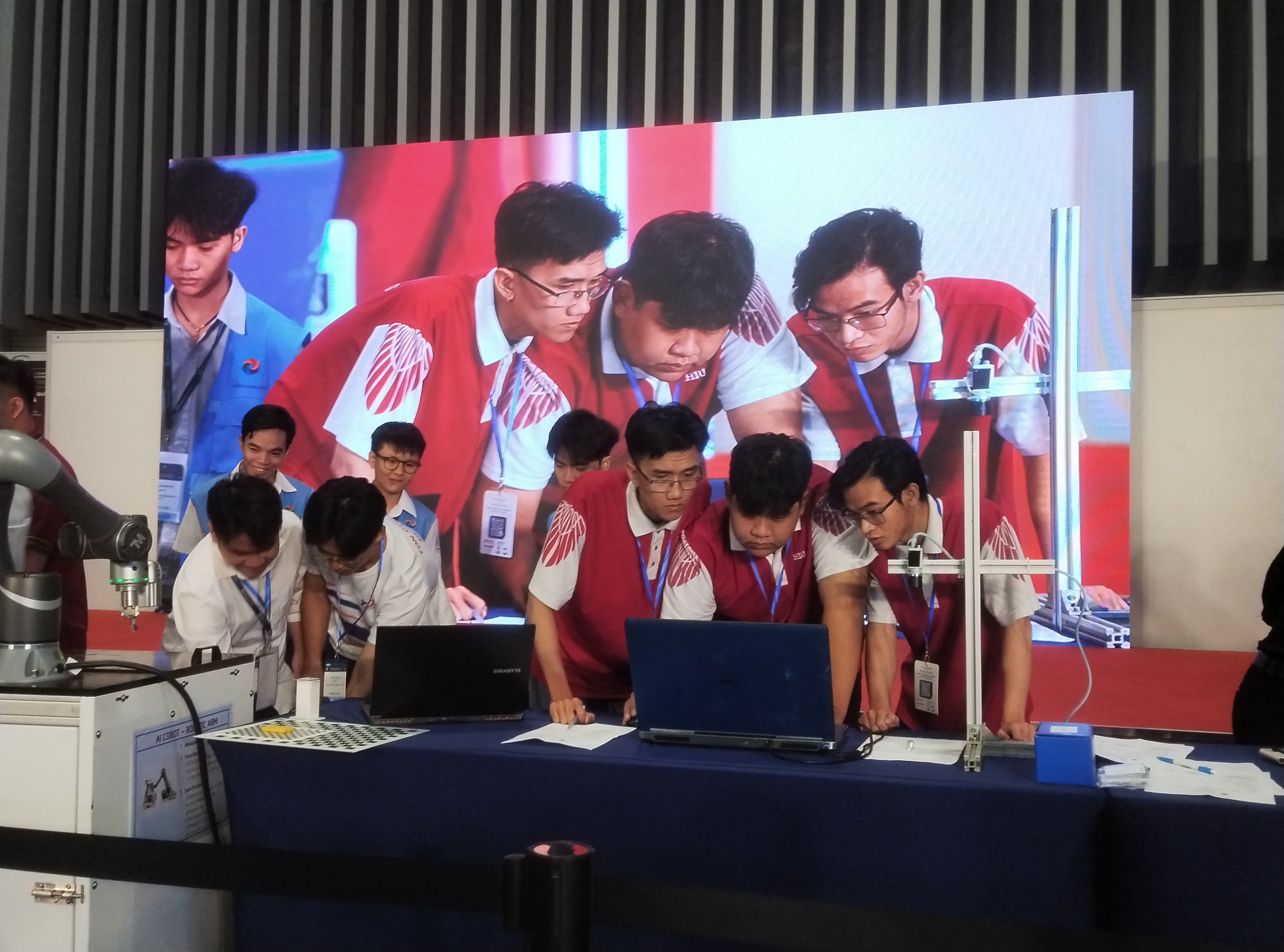 Sinh viên ngành CNTT đạt giải tại cuộc thi MTA Robot Challenge 2024