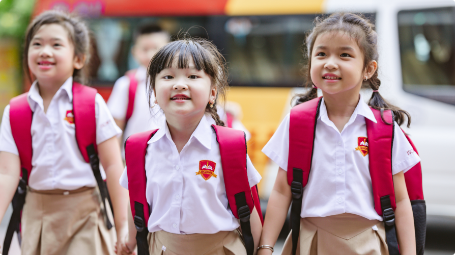 Giáo dục tiểu học (Primary education) là bậc học bắt buộc đầu tiên trong hệ thống giáo dục quốc dân, dành cho trẻ em từ 6 đến 11 tuổi