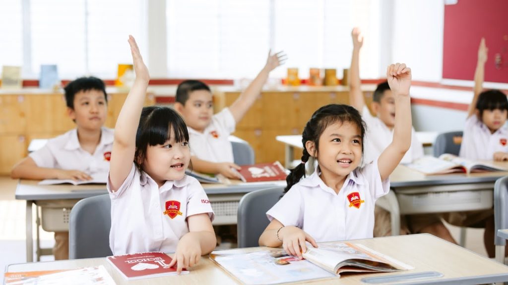 Sinh viên HIU có cơ hội thực tập và làm việc tại hệ thống các trường tiểu học của Tập đoàn Giáo dục Nguyễn Hoàng