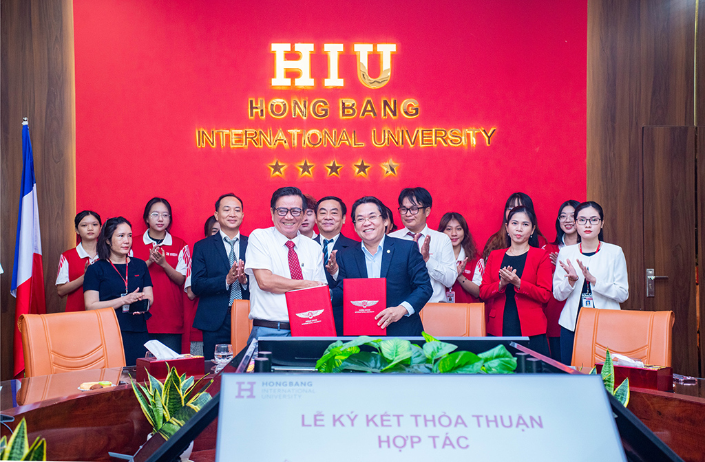 HIU ký kết cùng đại diện Văn phòng Luật Công Luật