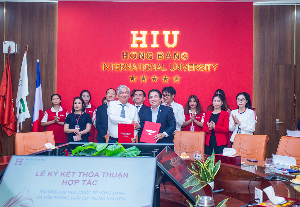 HIU ký kết cùng đại diện Văn phòng Luật sư Bùi Thành Luật