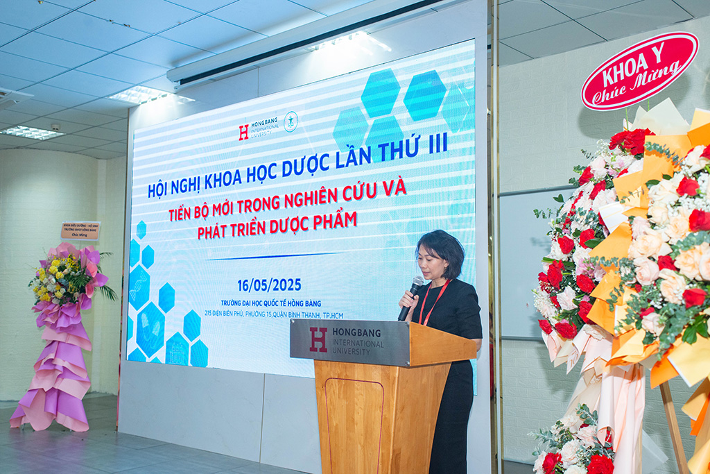 PGS.TS. Nguyễn Thị Thu Thủy – Trưởng Khoa Dược phát biểu khai mạc Hội nghị Khoa học Dược lần III