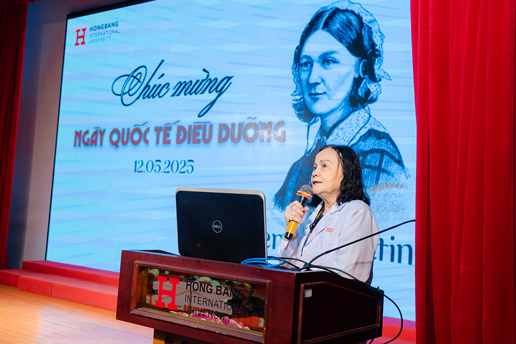 ThS. Giảng viên chính Trần Thị Thuận - Quyền Trưởng khoa Điều dưỡng - Hộ sinh HIU phát biểu khai mạc chương trình