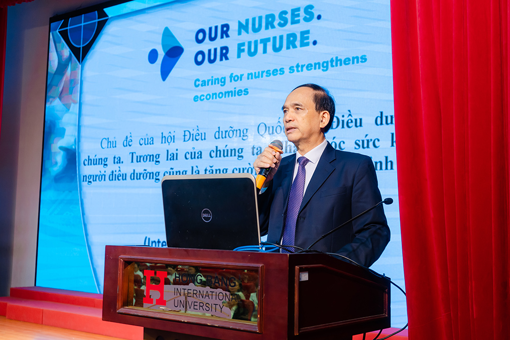 TS. Phạm Văn Tác - Nguyên Phó Chủ tịch Hội đồng Y khoa Quốc gia, nguyên Cục trưởng Cục Khoa học Công nghệ và Đào tạo - Bộ Y tế, chuyên gia cao cấp HIU phát biểu tại sự kiện