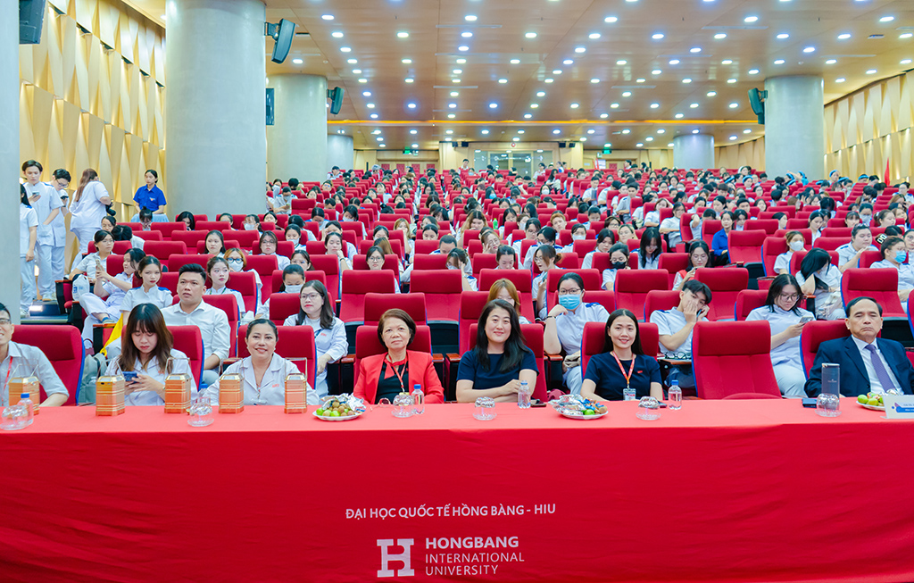 Đây là hoạt động ý nghĩa thường niên mang tính truyền thống của sinh viên khoa Điều dưỡng – Hộ sinh