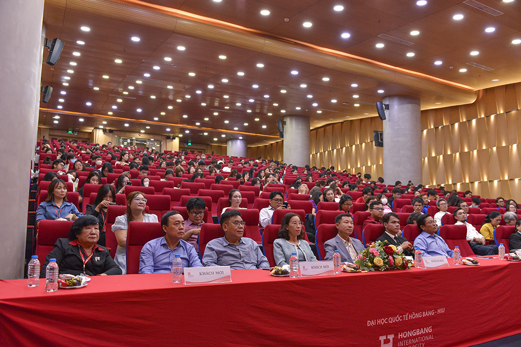 Ngày hội truyền thống Khoa Kinh tế - Quản trị , kỷ niệm 8 năm thành lập khoa sáng ngày 23/5/2025 tại HIU