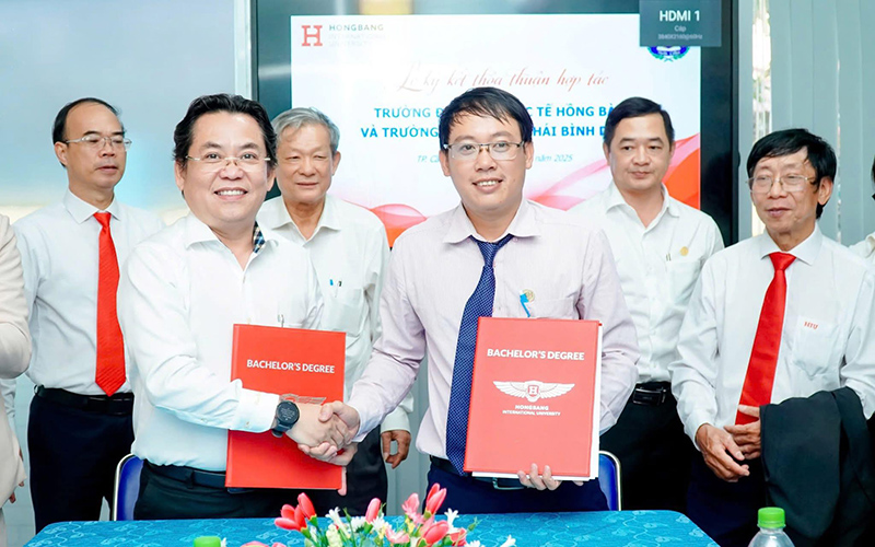 HIU ký kết thỏa thuận hợp tác với doanh nghiệp tại ba tỉnh miền Tây