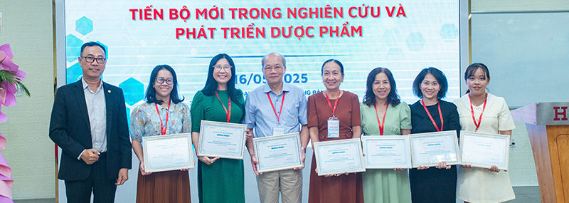 Hơn 50 báo cáo khoa học được trình bày tại Hội nghị Khoa học Dược lần III