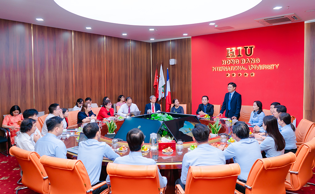 TS. Phan Văn Đàn - Hiệu trưởng Trường Đại học Bạc Liêu bày tỏ sự vui mừng trước việc ký kết hợp tác giữa hai đơn vị