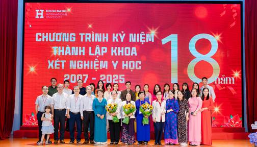 Nhìn lại hành trình 18 năm xây dựng và phát triển của Khoa Xét nghiệm Y học HIU