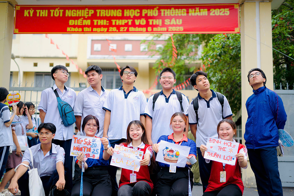 Cổ vũ tinh thần cho các sĩ tử 2K7 vượt vũ môn thành công