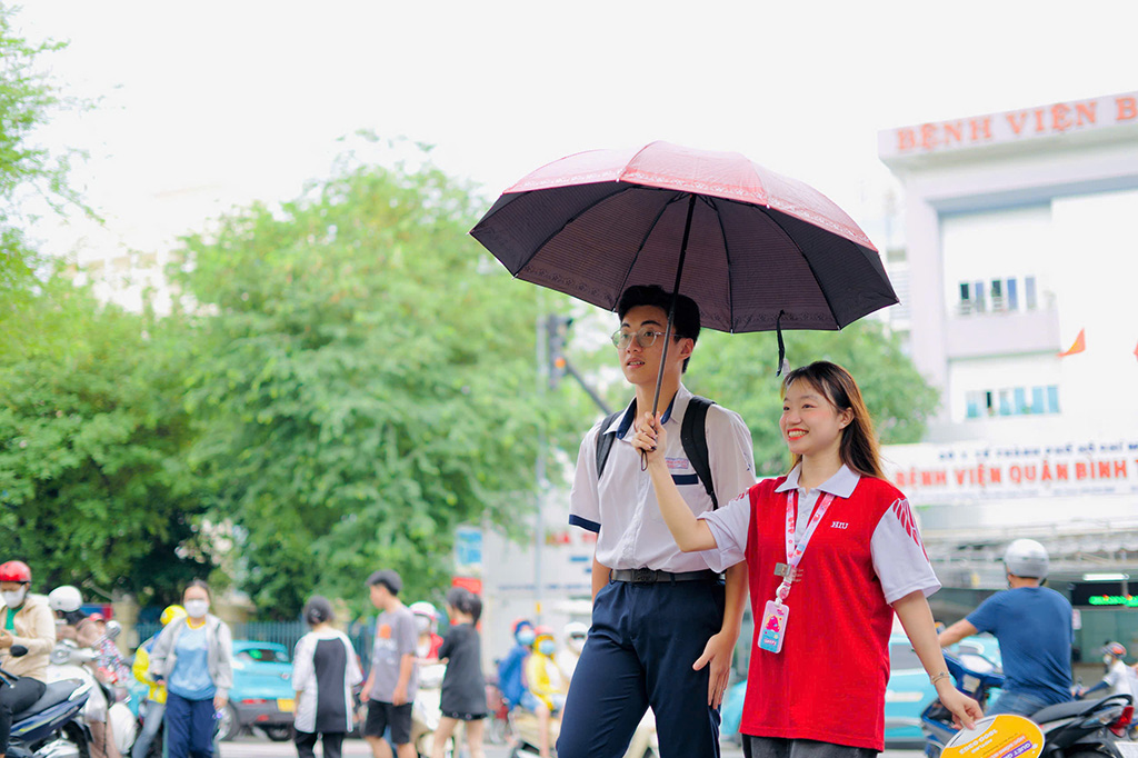 Cổ vũ tinh thần cho các sĩ tử 2K7 vượt vũ môn thành công