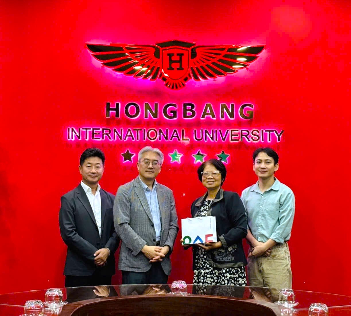 HIU GẶP GỠ VÀ TRAO ĐỔI HỢP TÁC VỚI ĐẠI HỌC WOOSONG