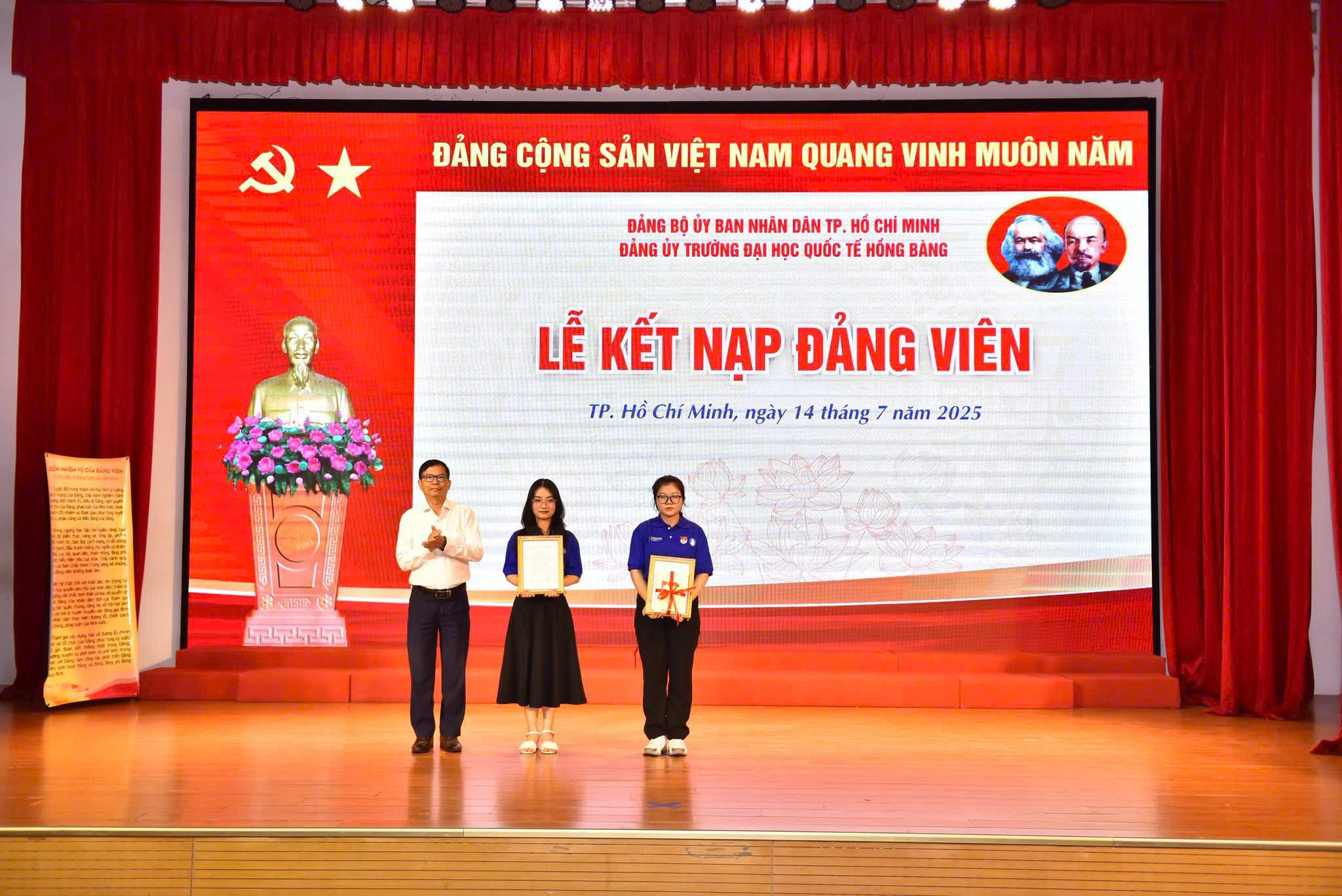 KẾT NẠP ĐẢNG VIÊN MỚI – GIEO MẦM LÝ TƯỞNG TRONG MÙA HÈ XANH 2025