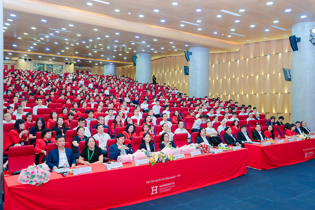 Lễ công bố và trao Quyết định bổ nhiệm các chức danh lãnh đạo nhiệm kỳ 2024-2029  diễn ra ngày 29/7 tại Hội trường Beethoven HIU