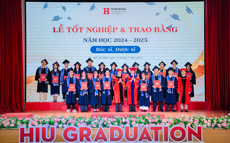 HIU vinh danh gần 1.800 tân khoa tại Lễ tốt nghiệp 2025