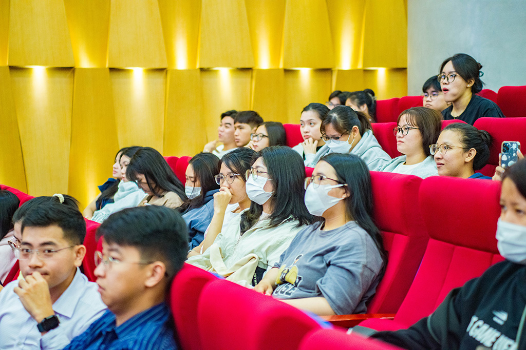 Ngày hội thu hút đông đảo sinh viên năm cuối các ngành Khoa học Sức khỏe tham gia và ứng tuyển