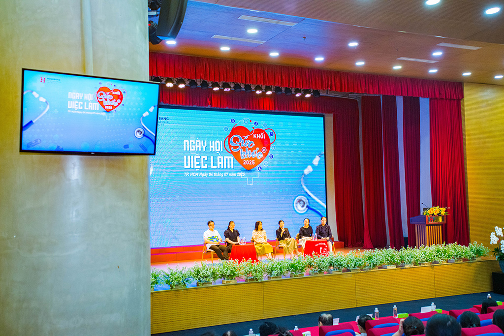 Các đơn vị ứng tuyển trong phần giao lưu chia sẻ về cơ hội việc làm sau khi tốt nghiệp và lộ trình đào tạo sau đại học