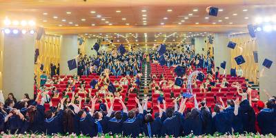 Hãy sống tử tế, sống hết mình vì không ai trẻ mãi