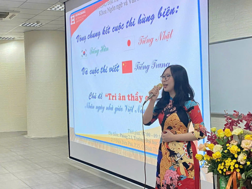 An Khương từng đoạt giải Nhì trong cuộc thi hùng biện tiếng Nhật với chủ đề ‘Tri ân thầy cô’ nhân dịp kỷ niệm ngày Nhà giáo Việt Nam 20/11, do Khoa Ngôn ngữ và Văn hóa Quốc tế tổ chức. Ảnh: NVCC