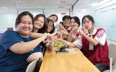 Sinh viên HIU giao lưu học thuật và văn hóa với Đại học Quốc gia Singapore