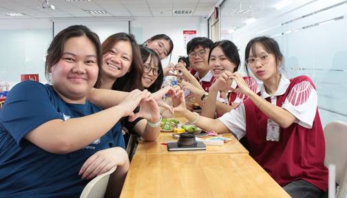 Sinh viên HIU giao lưu học thuật và văn hóa với Đại học Quốc gia Singapore