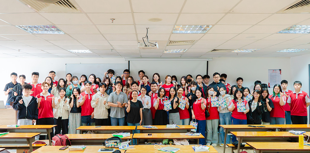 Cùng nhau lưu giữ kỷ niệm, khởi đầu hành trình học tập mới