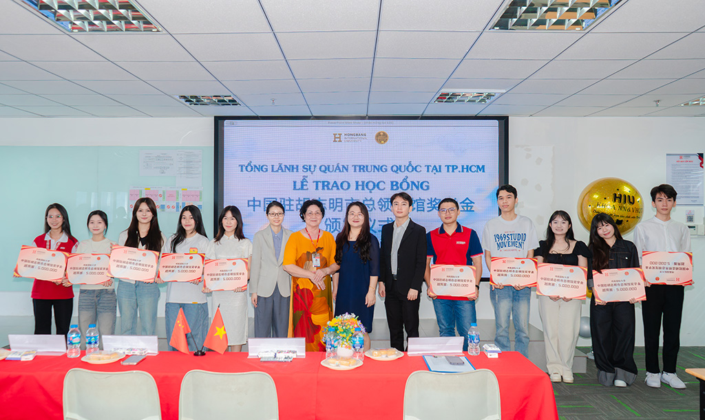 Lễ trao học bổng của Tổng Lãnh sự quán Trung Quốc tại TP.HCM ngày 16/9