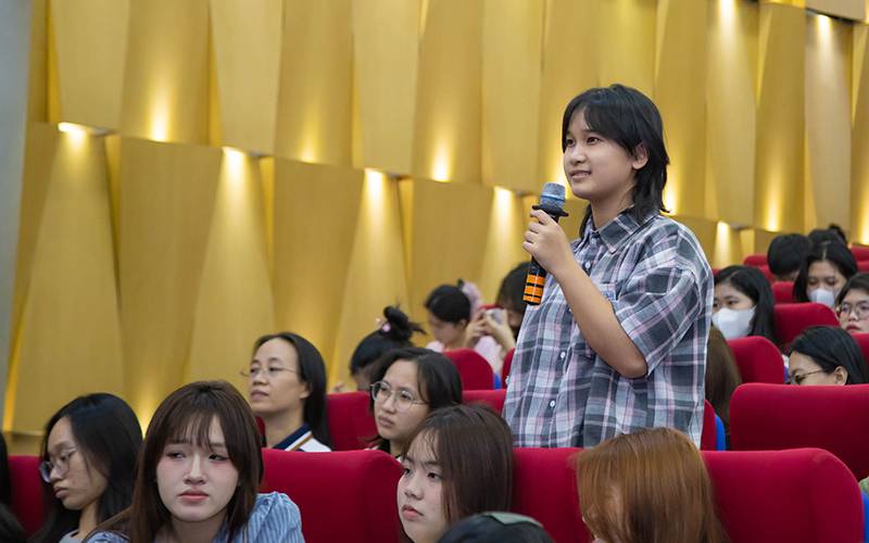 Thấy gì từ “Câu chuyện nghề nghiệp trong thời kỳ chuyển đổi số”?