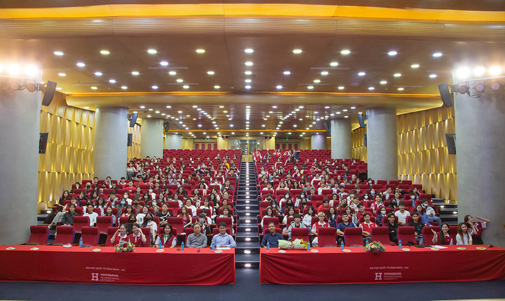 Workshop “Câu chuyện nghề nghiệp trong thời kỳ chuyển đổi số” do Khoa Khoa học Xã hội, Trường Đại học Quốc tế Hồng Bàng tổ chức tại Hội trường Bethoveen 30/9