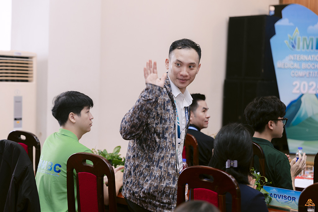 Thầy là người dẫn dắt chuyên môn và là nguồn cảm hứng để sinh viên nuôi dưỡng khát vọng vươn xa bằng tri thức