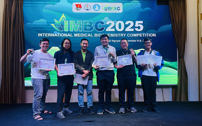 Sinh viên Khoa Y HIU giành 4 huy chương tại đấu trường Hóa sinh Y học Quốc tế IMBC 2025