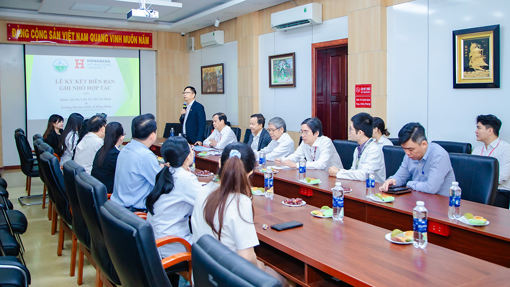 Toàn cảnh lễ ký kết biên bản ghi nhớ hợp tác giữa  Trường Đại học Quốc tế Hồng Bàng và Bệnh viện Da Liễu TP.HCM