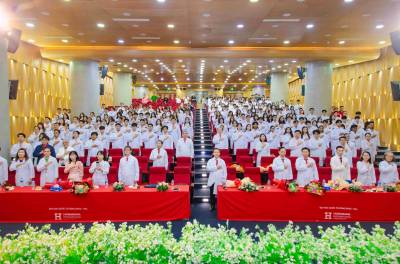 Lễ trao áo blouse trắng Khoa Y năm 2026