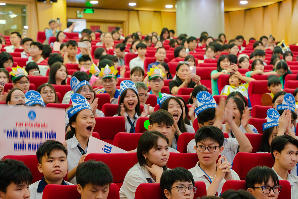 Không khí lễ trao giải tại Hội trường Beethoven Trường Đại học Quốc tế Hồng Bàng