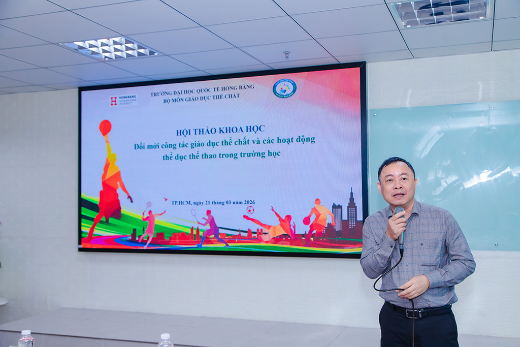 TS. Nguyễn Hoài Sanh – Phó Trưởng phụ trách Khoa Khoa học Xã hội phát biểu khai mạc hội thảo, nhấn mạnh ý nghĩa và tính liên ngành của chương trình.