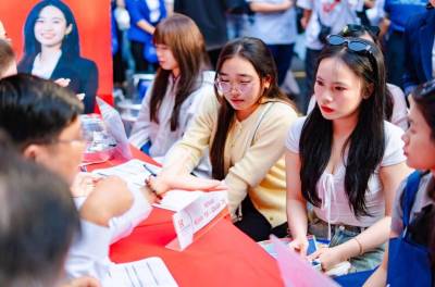 Lỡ cả đời không rực rỡ thì sao? Hãy tỏa sáng theo cách của riêng mình