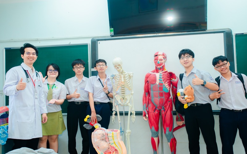 Ngành nào ít bị AI thay thế?